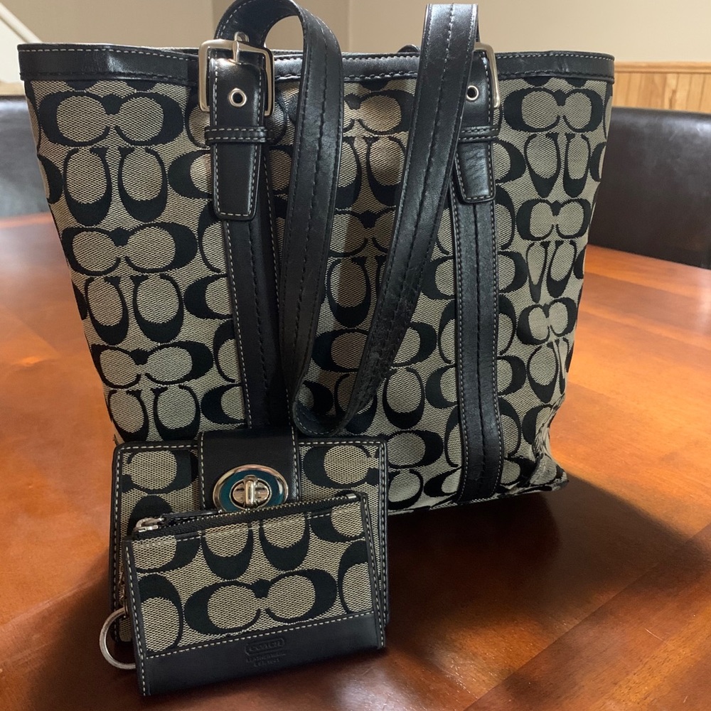 Coach Bag with wallet and change purse!
